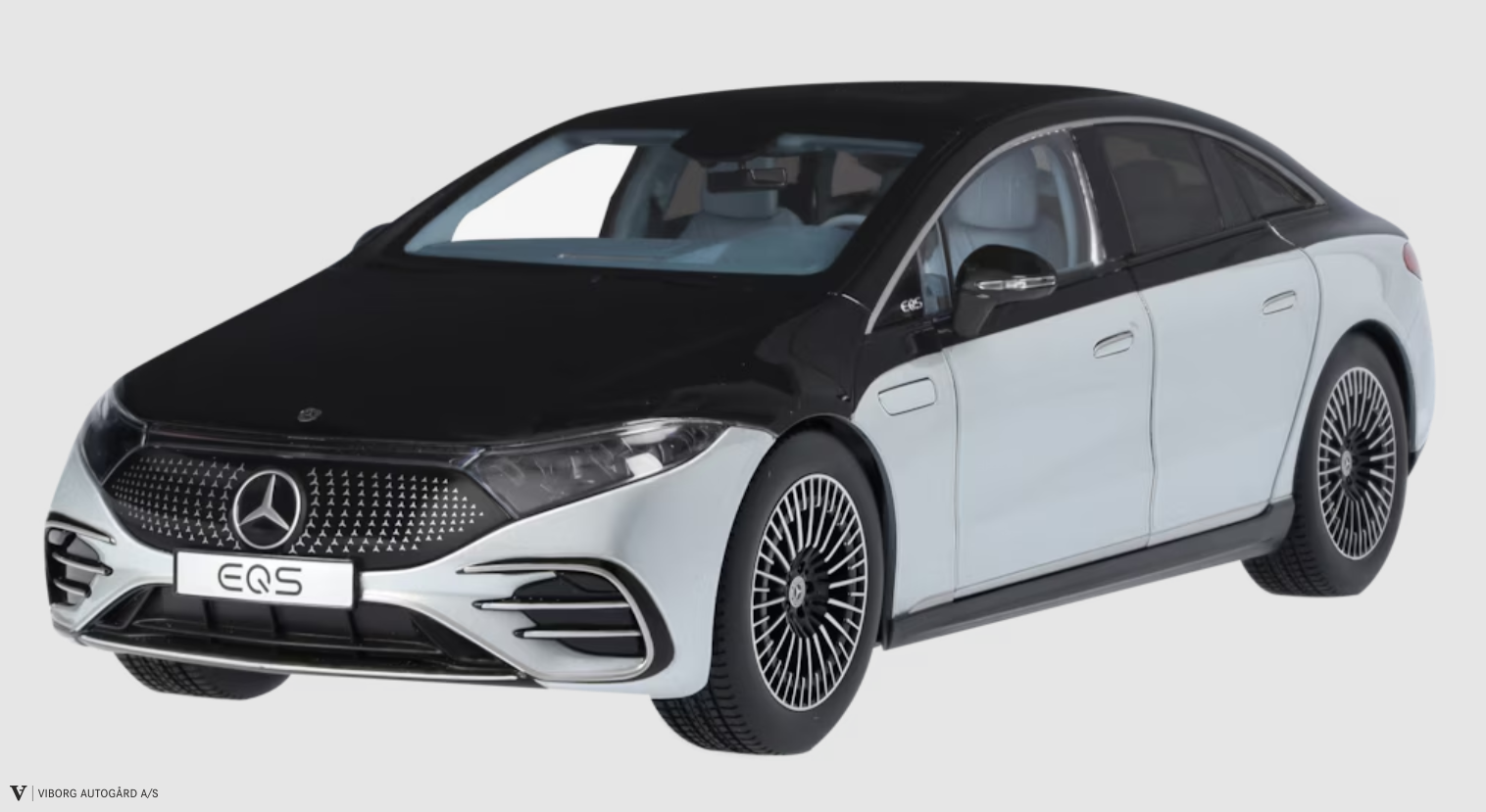 EQS V297 1:18 med belysning, hightech slv / obsidian sort