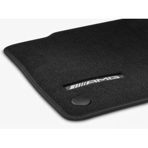 S�t med 4 AMG velour-gulvm�tter med v�vet AMG‑logo